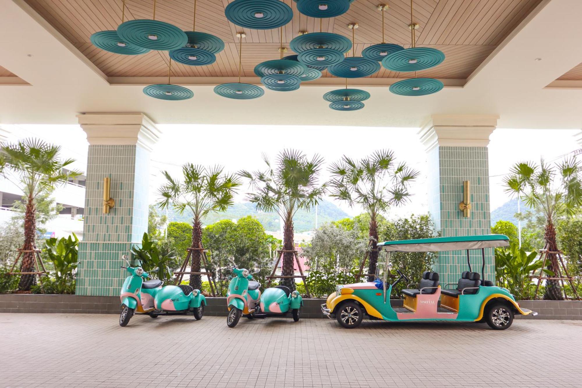 Station touristique M Social Phuket 5*